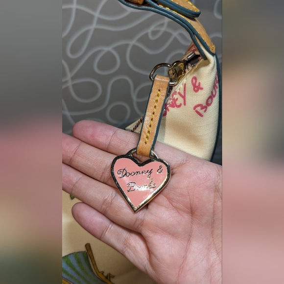 Dooney & Bourke Y2K Beach Small Bucket Bag W/ Rainbow Zipper EUC - Picture 6 of 14